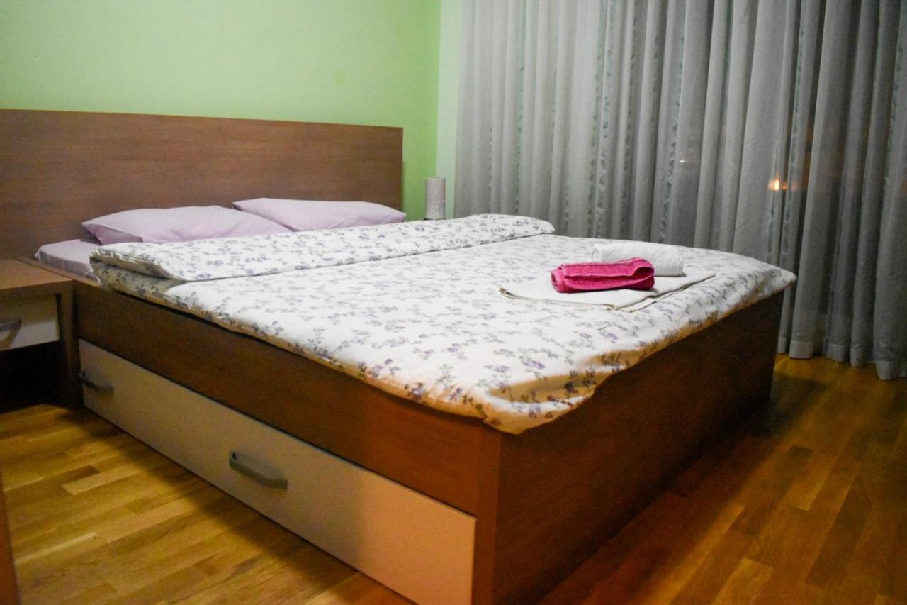 Apartman Sara 2 Подгориця Екстер'єр фото
